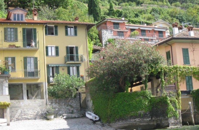 CASA IN RIVA AL LAGO