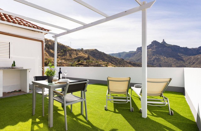 Casa Isabela with Roque Nublo view