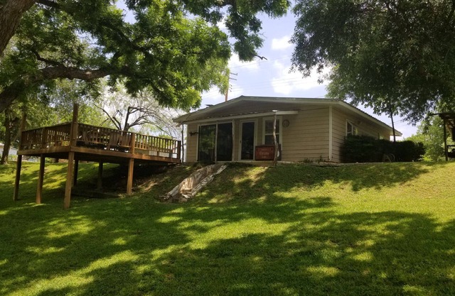 Casa Lago Lake Austin, Steiner Ranch Area 4500k Monthly Rental