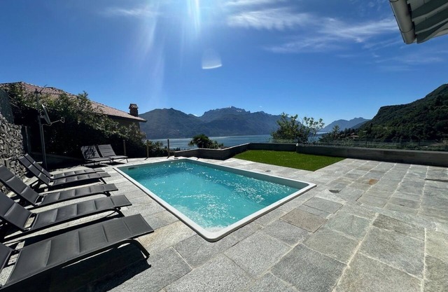 Casa Lara in Menaggio, with pool and beautiful lake view!