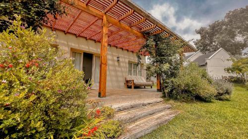 Casa Luca - Casa En Barrio Privado San Benito, Chapadmalal Para 6 PAX Con Pileta - Hola Sur
