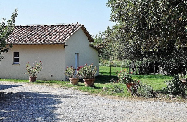 Casa Monia F: A welcoming cottage surrounded by the greenery, with Free WI-FI.