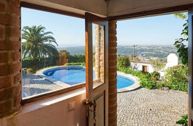 CASA NO AR Rustic Country Cottage. Panoramic view Sintra mountain/Atlantic Coast