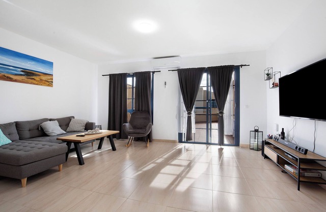 Casa Otoño – Holiday Home with Sea View, Private Terrace and Wi-Fi