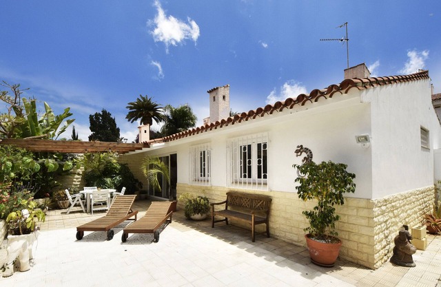 Casa Pitera - cozy bungalow in a well-kept residential area in La Paz.