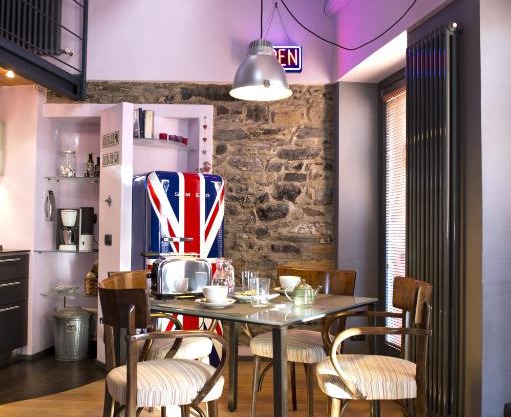 Casa Rossa - byMyHomeinComo