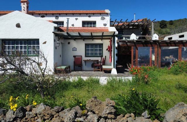 Casa rural con vistas al mar,Terraza con barbacoa