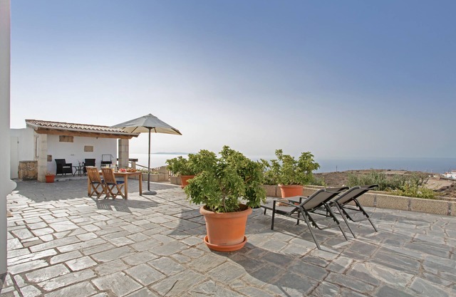 'Casa Rural La Verita' with Sea View, Private Terrace and Wi-Fi
