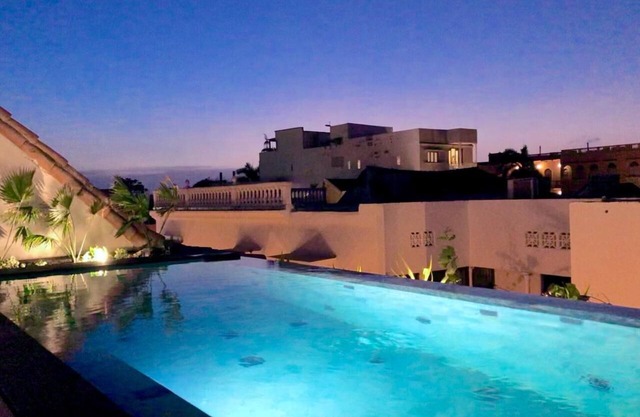 Casa San Antonio, Designer Villa w/Rooftop Pool.