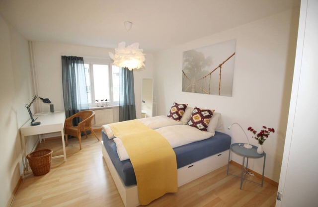 Casa Schilling- 2,5 rooms with balcony near hospital, university