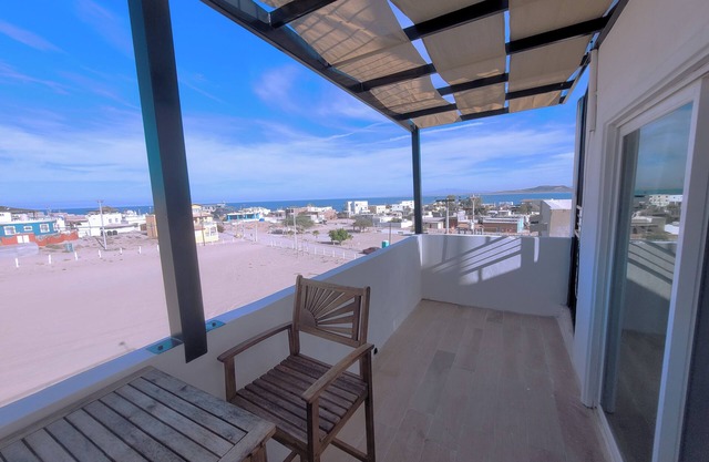 -CASA SEA ESTA- Ocean Views & Rooftop Deck