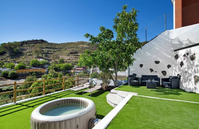 'Casa Tito Y Teresita' with Sea View, Private Terrace and Wi-Fi