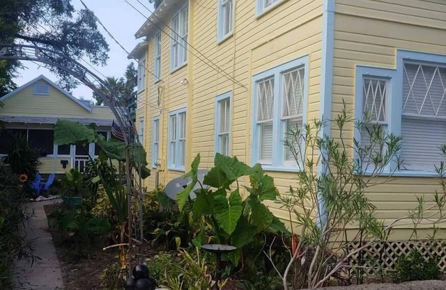 Casa Tranquila, Walk Everywhere Sleeps 2, Comfy, Stylish, Parking, Uptown Area