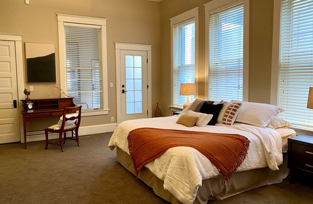 Casa Urbana's - The Artisan Bedroom