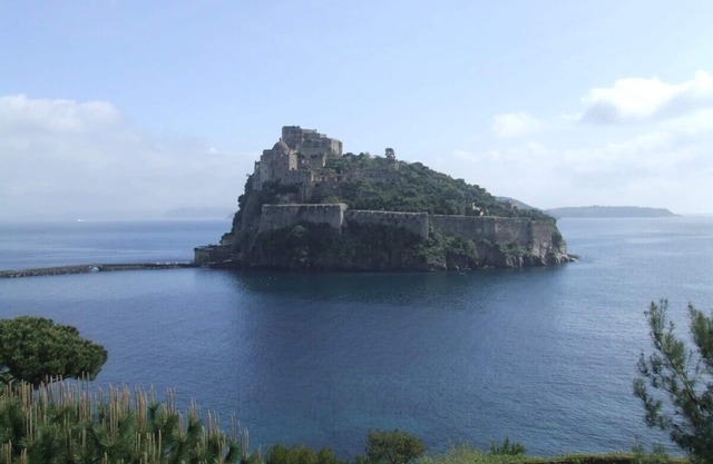 CASA VACANZA VICINO AL MARE ISCHIA ISOLA