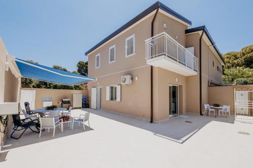 Casa Zefiro Fontane Bianche
