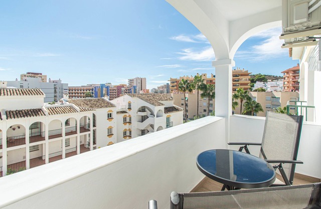 Casablanca 5. Apartment with pool views.