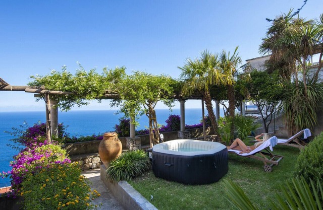 Casale Fralisa - Marvelous terrace and hot tub with sea view