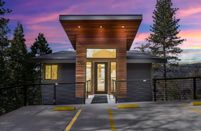 Cascades Grandview Lodge