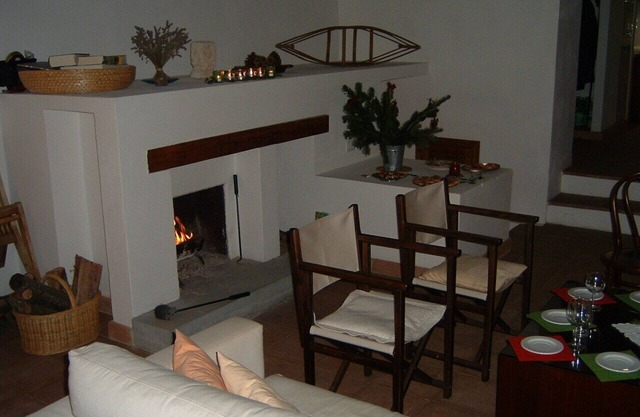 Casetta Comfortable country house and pool in a charming hilly landscape