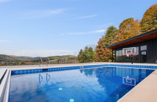 Casita Alta: Main House & Pool House w/Pool Use