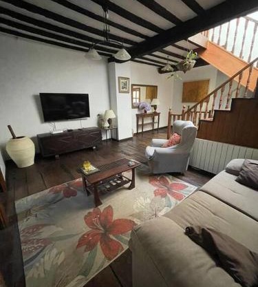 Casona histórica del S XVII en Novales