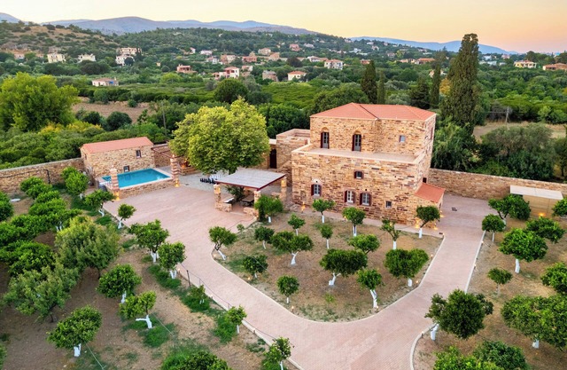 Castelli Tower historical