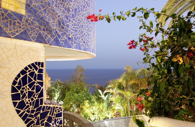 Castillo Moro. 10 Bedroom, 8 Bathroom, 3 Kitchen, Terrace, Garden, Seminaroom.