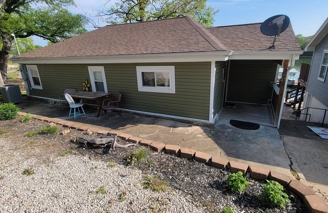 Castle Cliff Cabin - Home on the water- walking distance to Ha Ha Tonka