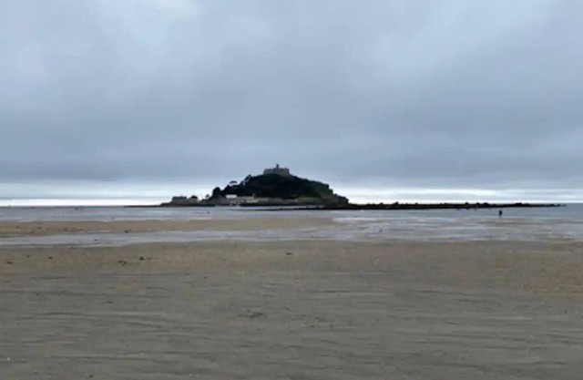 Castle View - Stunning 6 bedroom Coastal Townhouse