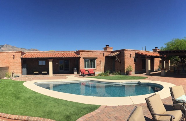 Catalina Foothills Home with Spectacular Views!