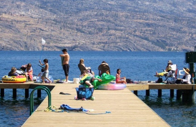 Catbird House, Waterfront Okanagan Lake