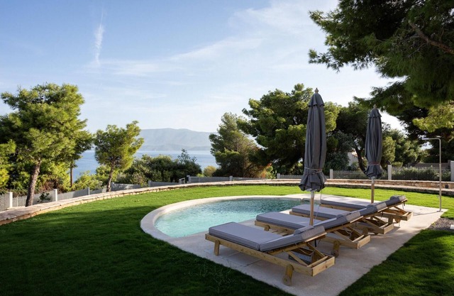 Cavos Residence with Private Pool