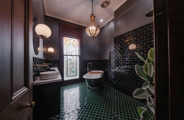 CBD 3 bedroom luxe heritage townhouse with award winning bathroom