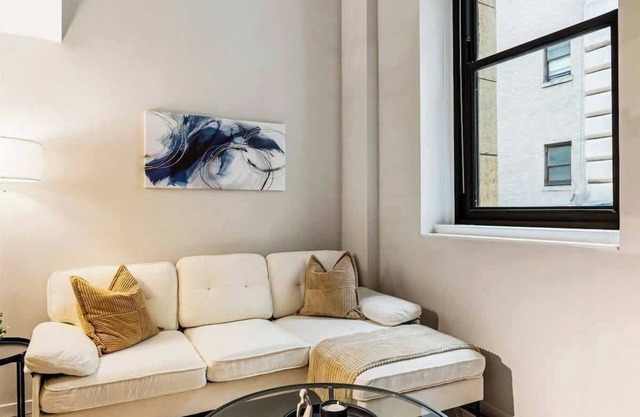 CBD OTR Gym, Pool, Free Parking, Steps to Stadiums