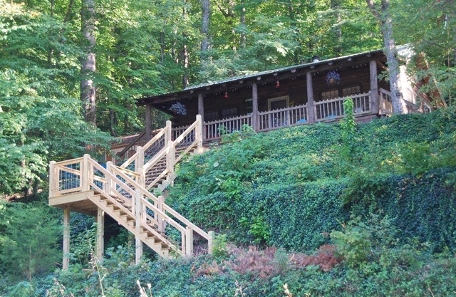 Cedar Cliff Cabin- Near Castle Ladyhawke, WCU!