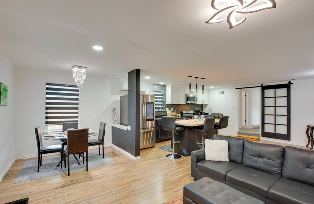 Cedar Hill Home w/Fenced Patio, Grill & Foosball!