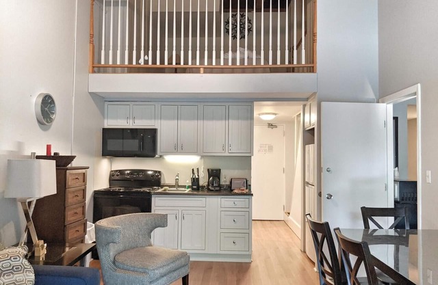 Cedar Lodge 309 One Bedroom with Loft and Full Kitchen!