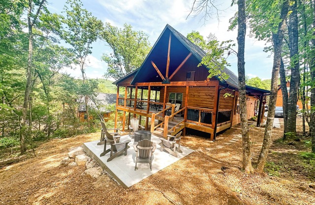 Cedar & Sky—Ozarks Hideaway