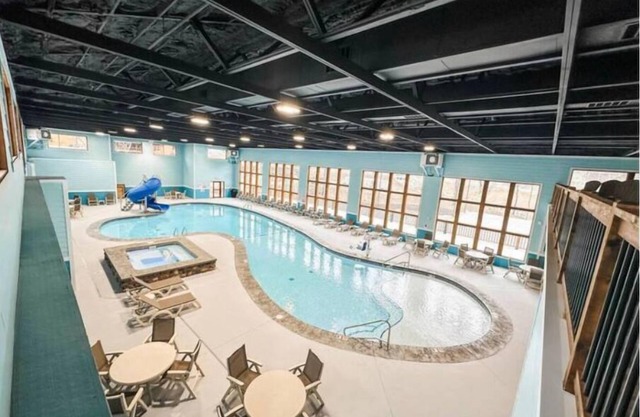 Cedar & Sky—Ozarks Hideaway