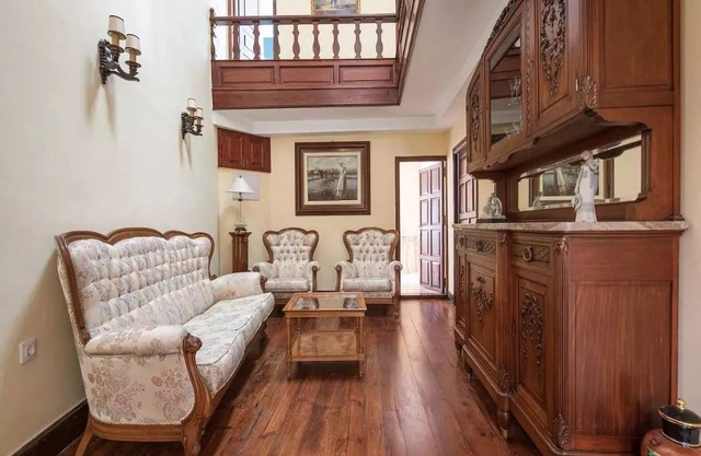 Central La Laguna Retreat