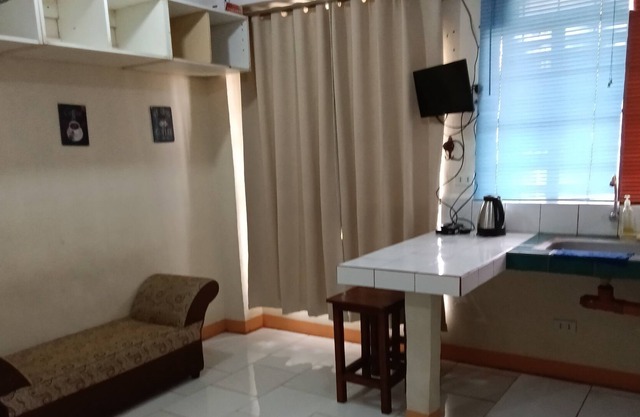 Cenco Suites Residences Transient House