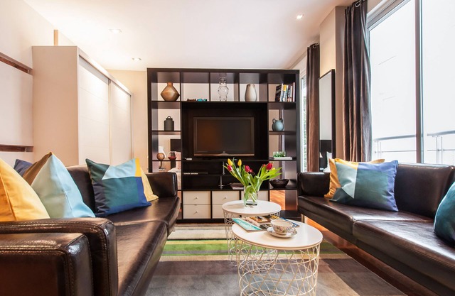 Center of Madrid. Barrio Letras, Walk to Museums, Plazas and GranVia.