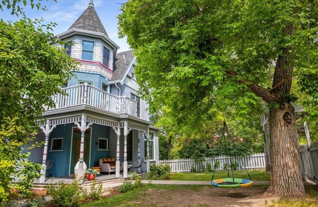 Central 1890s Victorian, Artist's Home