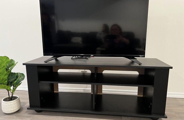 Central 2 Bedroom 1 Bath Suite!