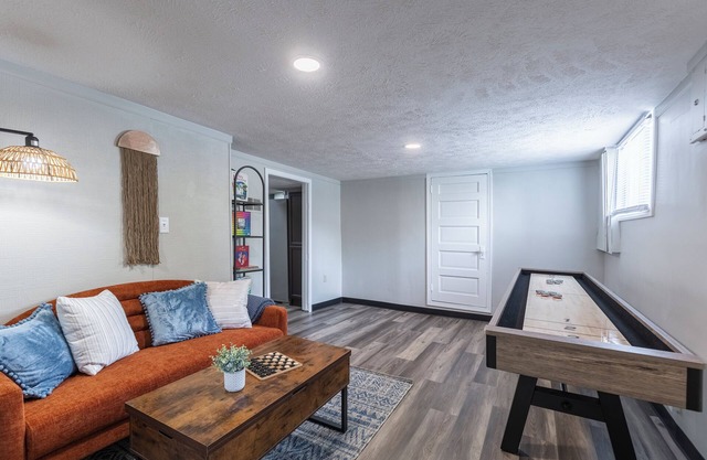 Central 5bd Home - Games & Backyard