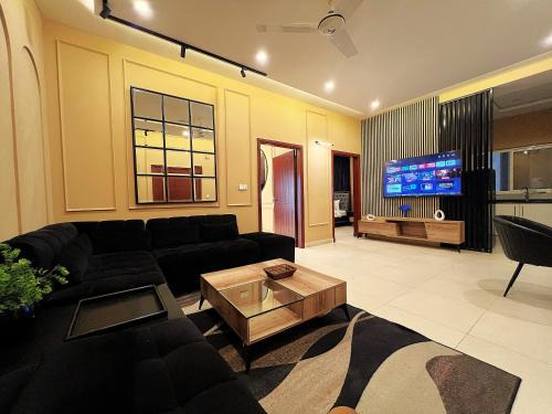 Central City 2BHK by StayMehman