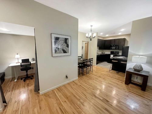 Central Downtown Stay