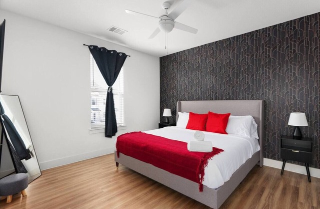 Central Escape:Gym, Coffee Bar, & Perfect Location