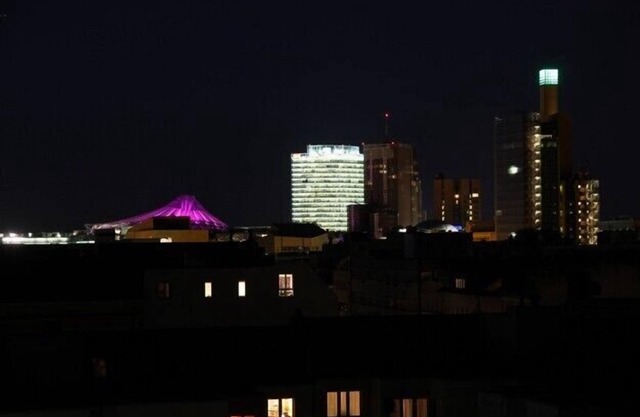 Central location in the city/directly on 2 subway lines/phone/WLAN/garage